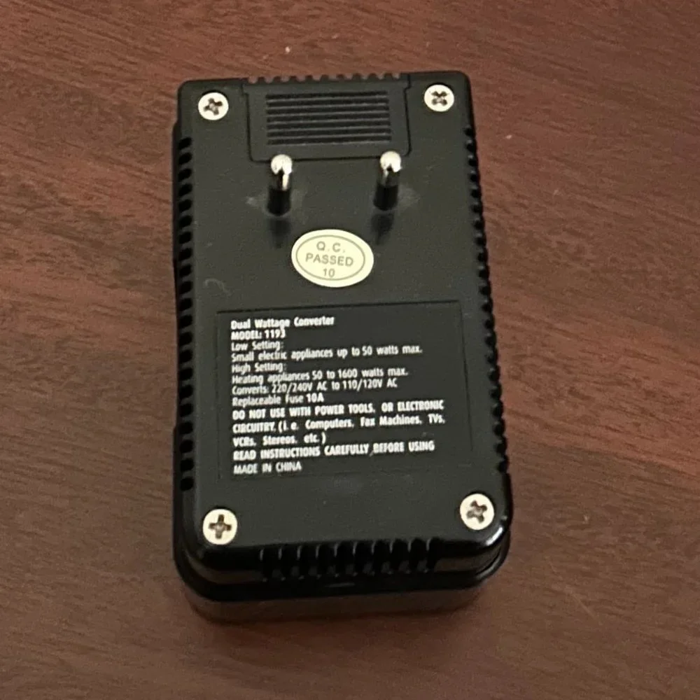 Swiss Gear Dual Wattage Converter